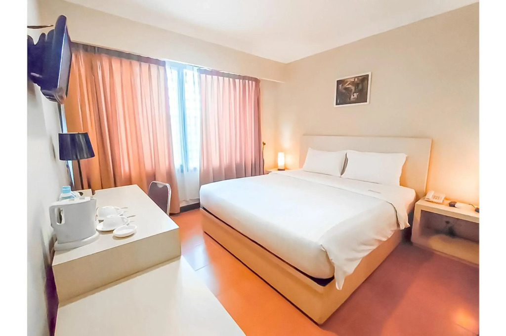 KAWANA HOTEL