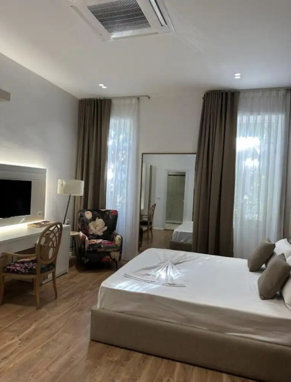 HEIRESS Hotel