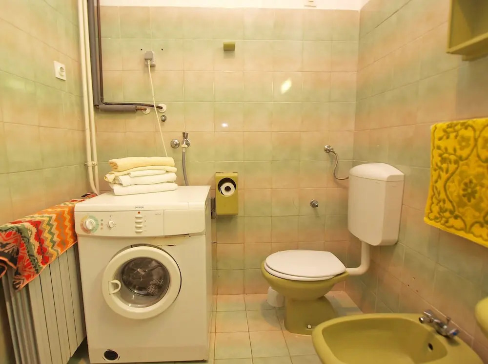Apartment 439