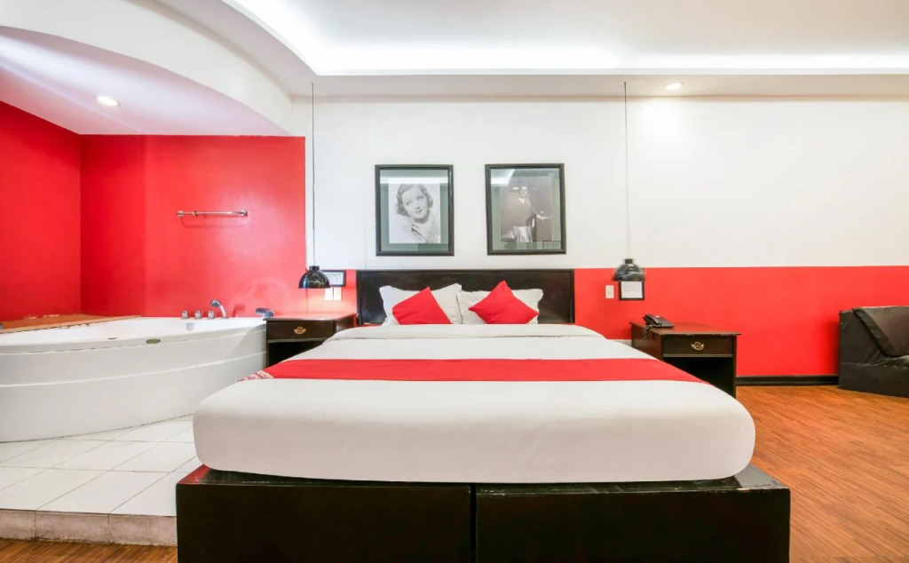 Red Rose Hotel