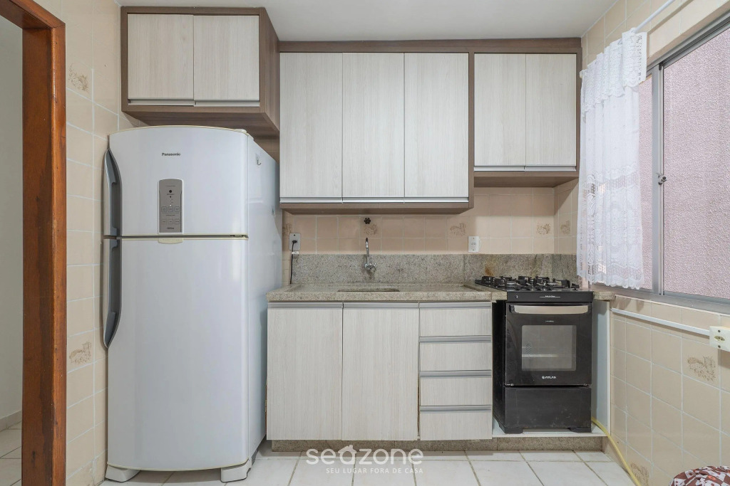 Apto quadra mar Meia Praia-Itapema-SC JLP001