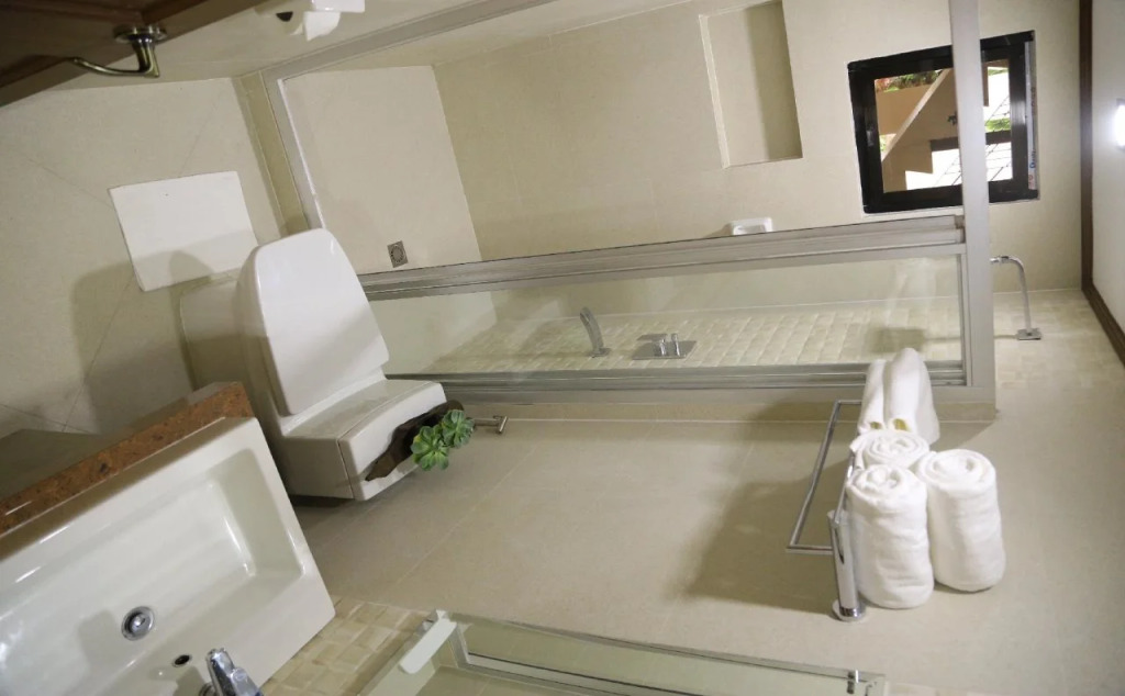 The Lakeview Suites