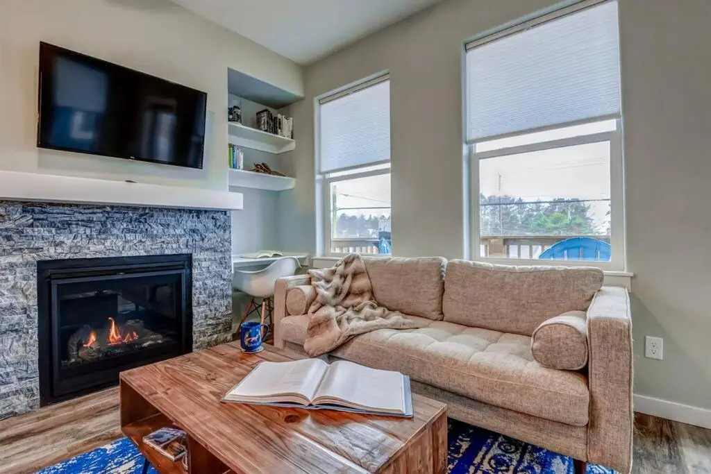 NEW Tri-Level Home with Ocean View and 3 En-Suite Bedrooms!