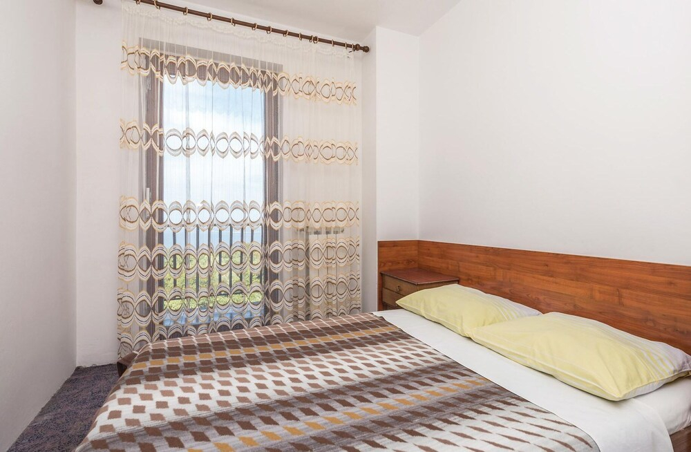 Stunning Home in Brsec With Wifi and 3 Bedrooms