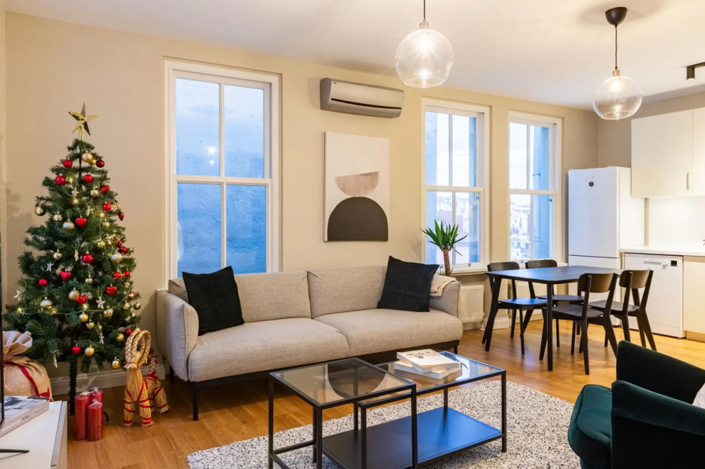 MISSAFIR Exceptional Flat w/Bosphorus View and Rec Room 3-Min Walk to Istiklal Street in Beyoglu