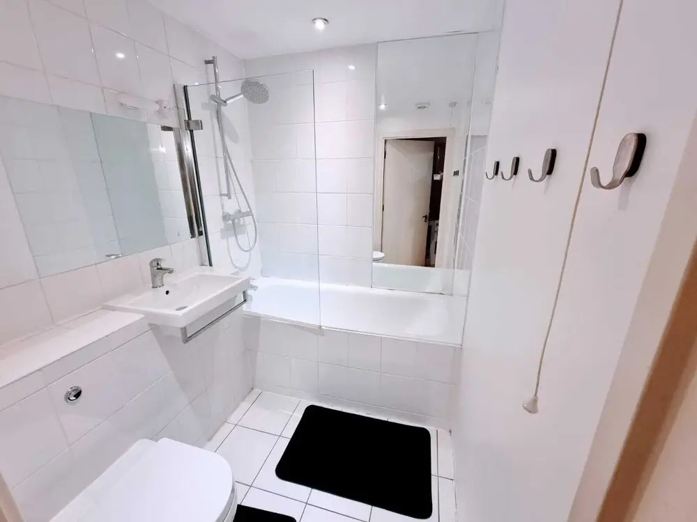 London City Stays - Modern 2 Bedroom Apartment With Free Parking AND GYM Access
