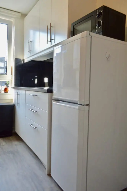 Bright 2 Bedroom Apartment in the Heart of Edinburgh