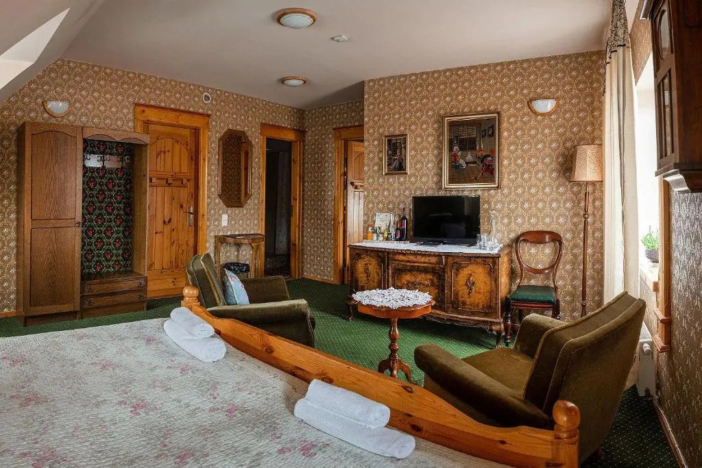 Pakruojis Manor Hotel Millers house