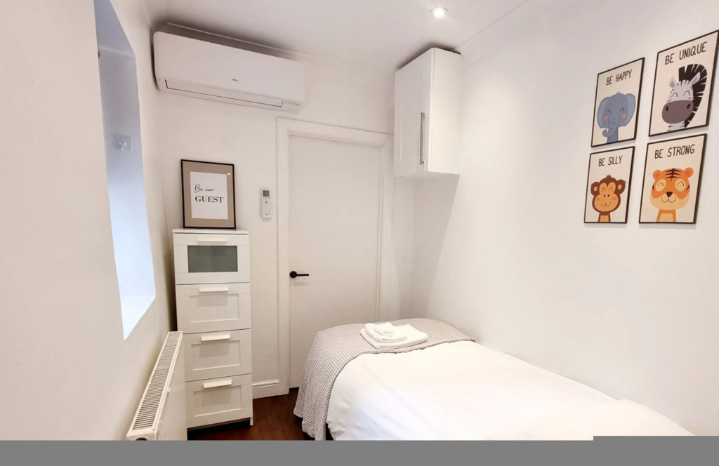 Garden Flat of a Charming Victorian Property in Central London With Aircon and Family-friendly