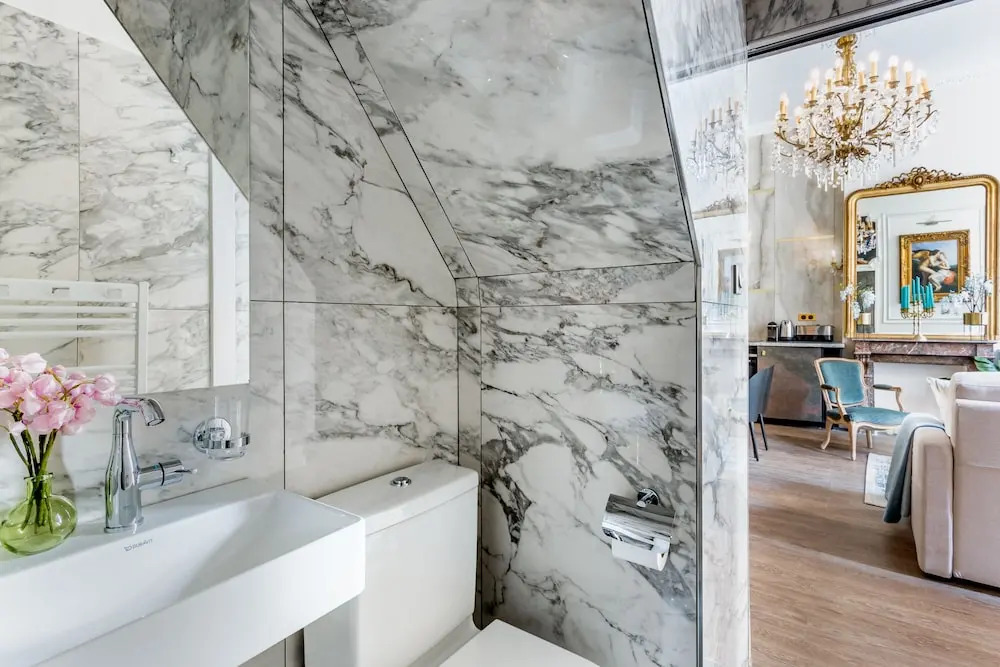 Luxury 3 Bedroom 2 Bathroom Palace Apartment - AC - Louvre