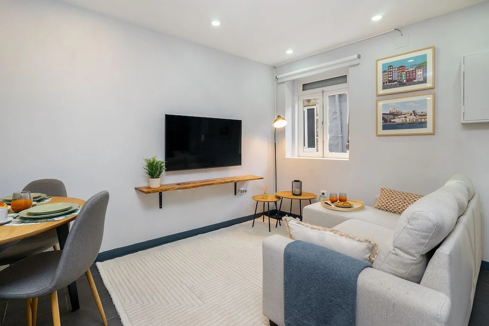 Porto City Center Comfort & Stylishly Furnished