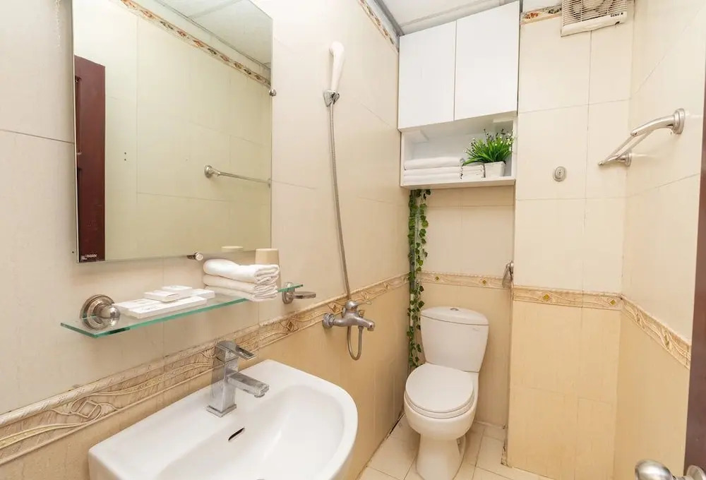 Khách sạn Thế Kỷ Mới