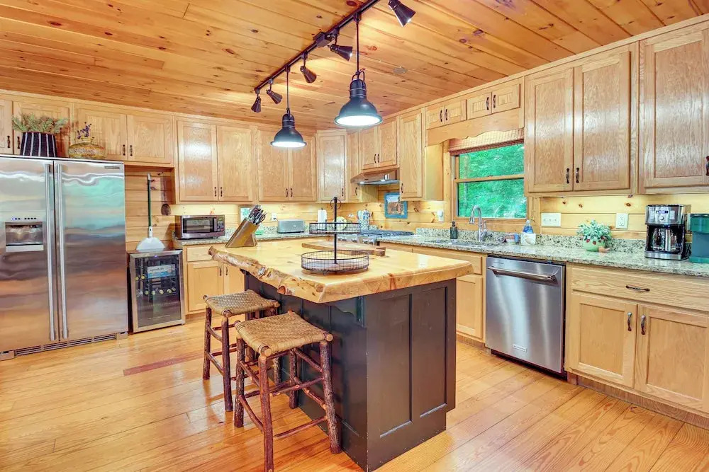 Serene Riverfront Escape in Ellijay, Georgia!