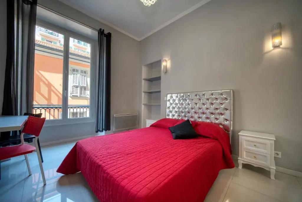 Lusso 5 beds Central Apartment