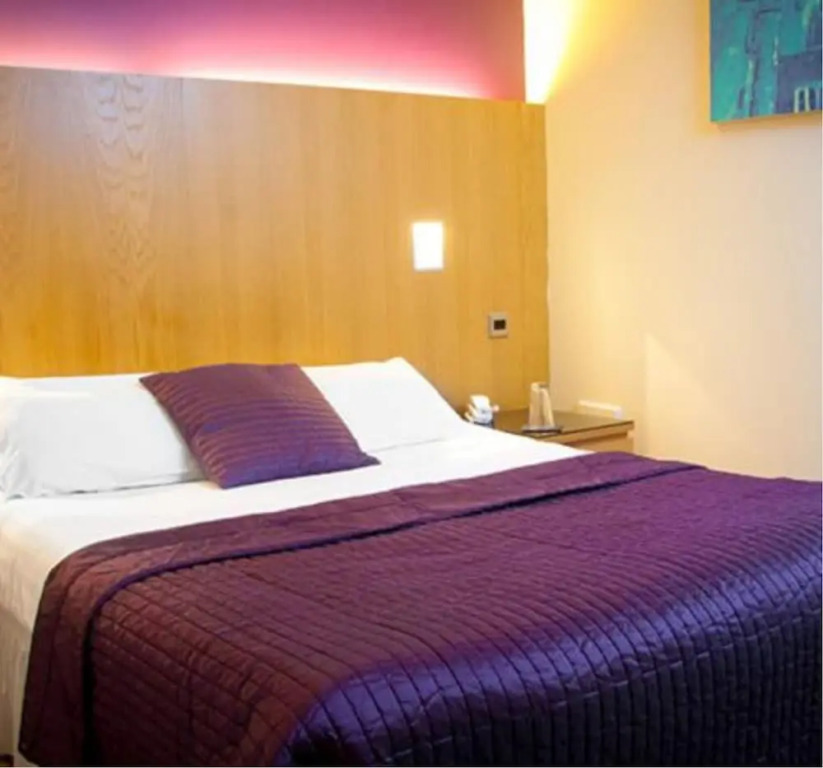 Rooms at 1703