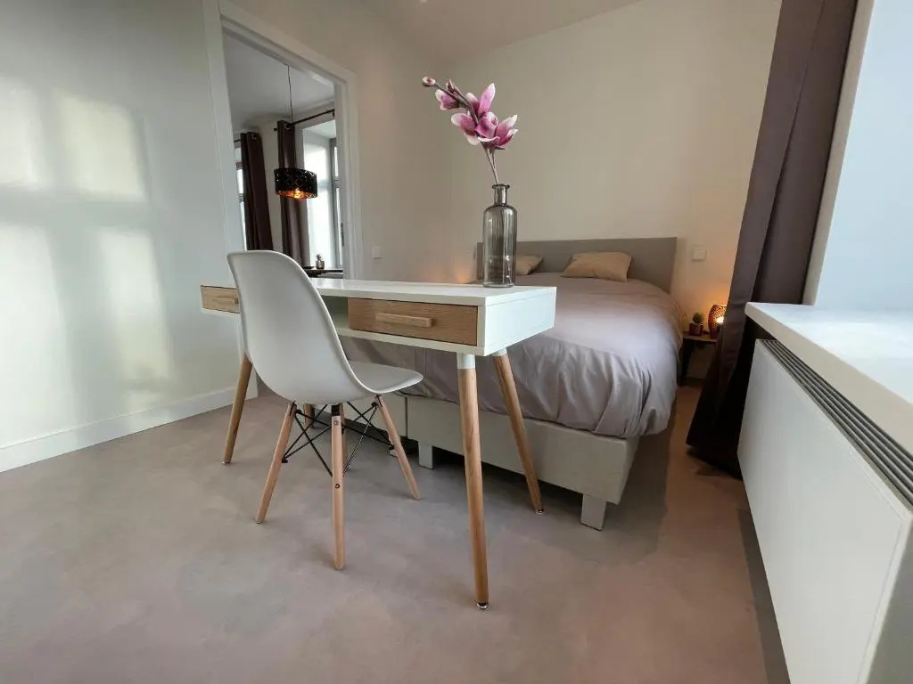 Beautiful 2-bedroom apartment 5 min from center with free parking