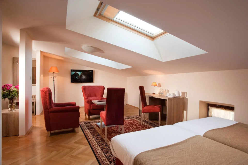 Hotel Santi