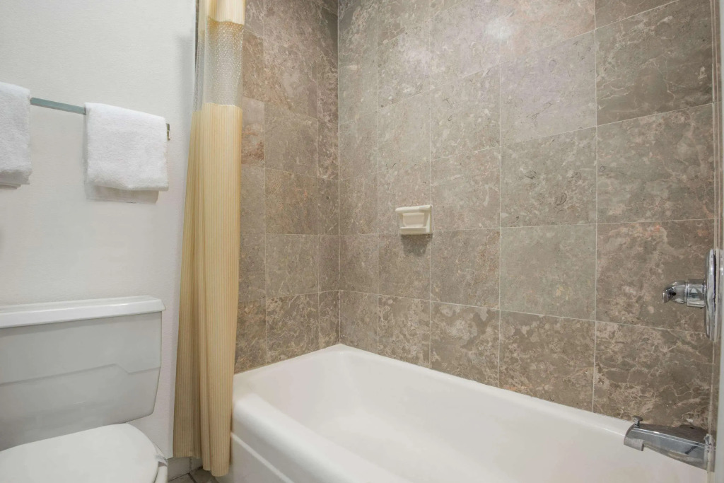 Days Inn Central