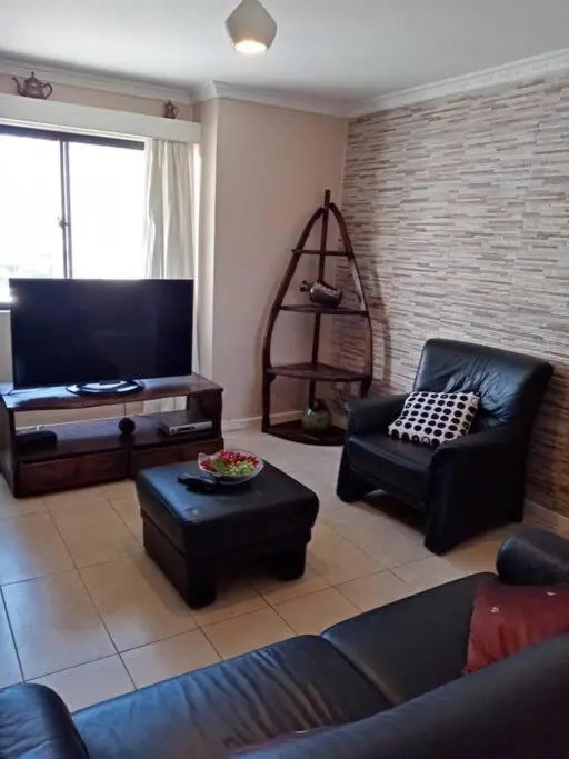Nyayo Embakasi 3 bedroom Furnished Apartment