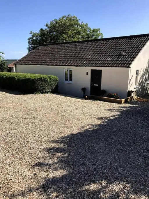 Lovely two bedroom bungalow with hot tub