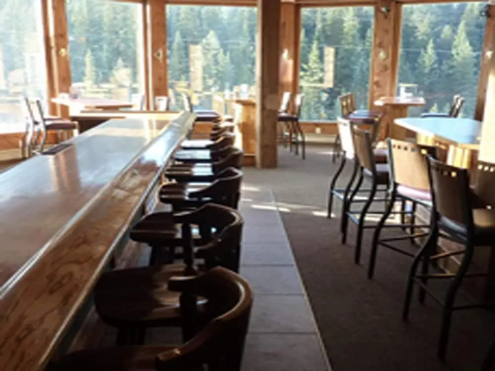 Soda Butte Lodge