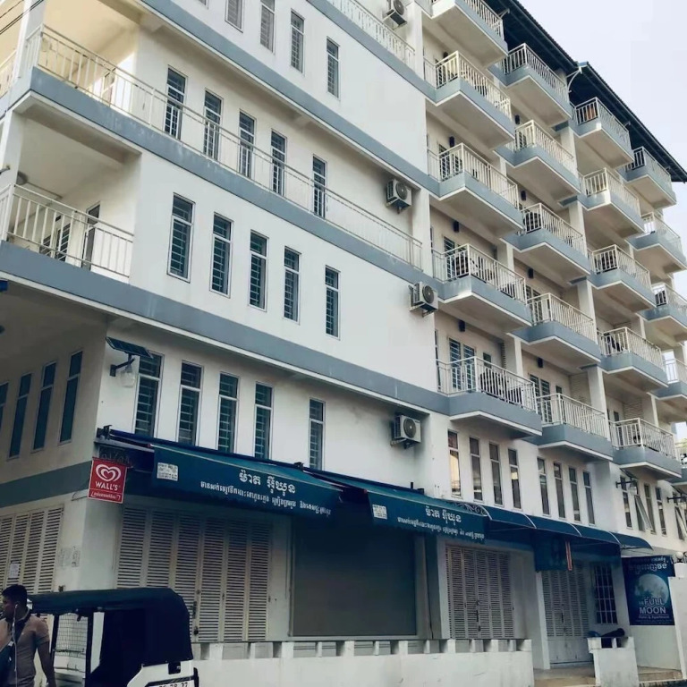 Full Moon Hotel And Apartment