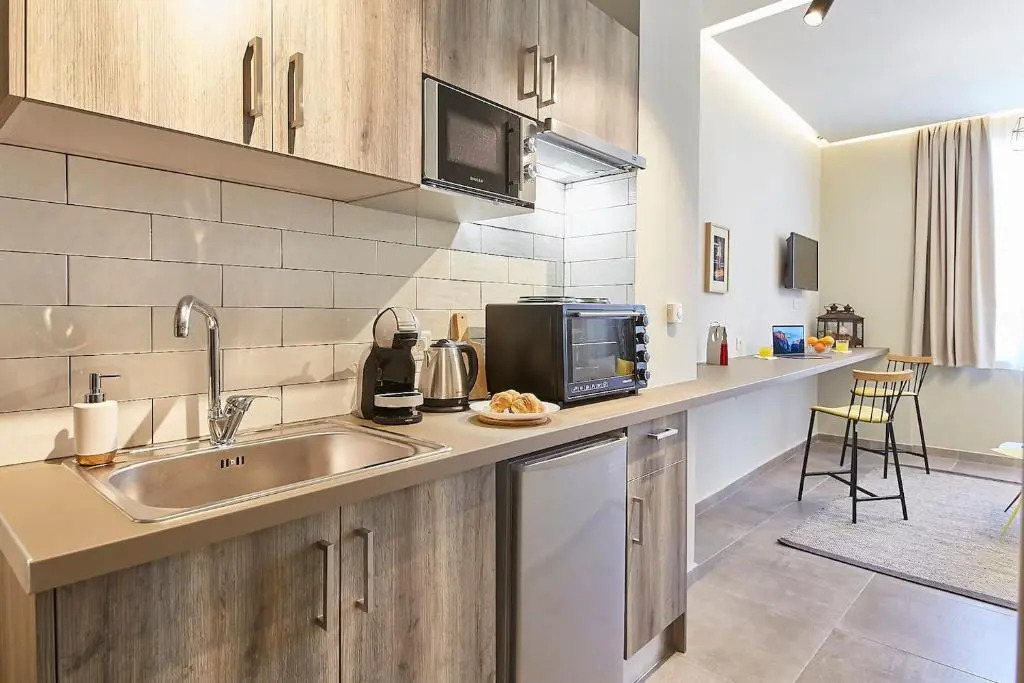Old Athens style 1bdr with Acropolis view rooftop!