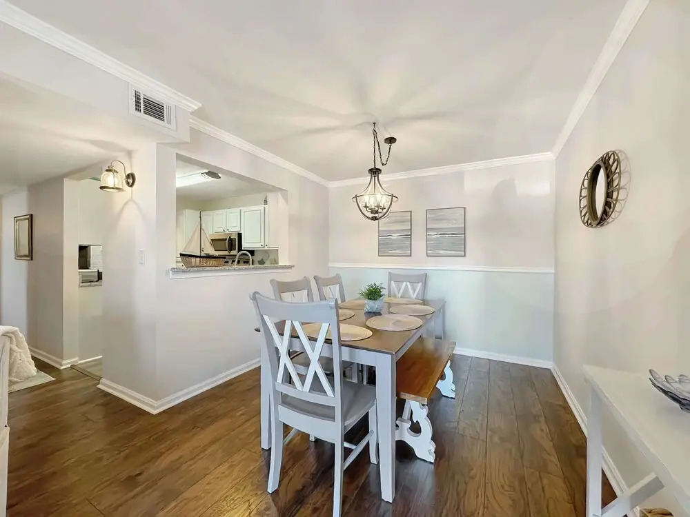 Coastal Retreat - Stay for 6!