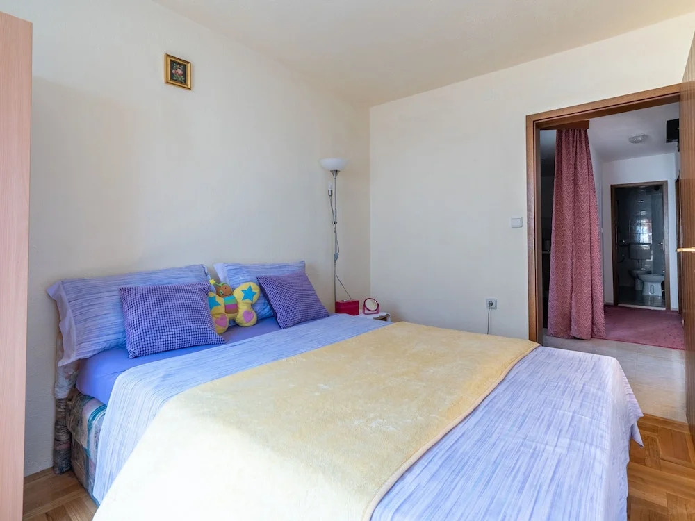 Modern Apartment in Okrug Gornji With Swimming Pool