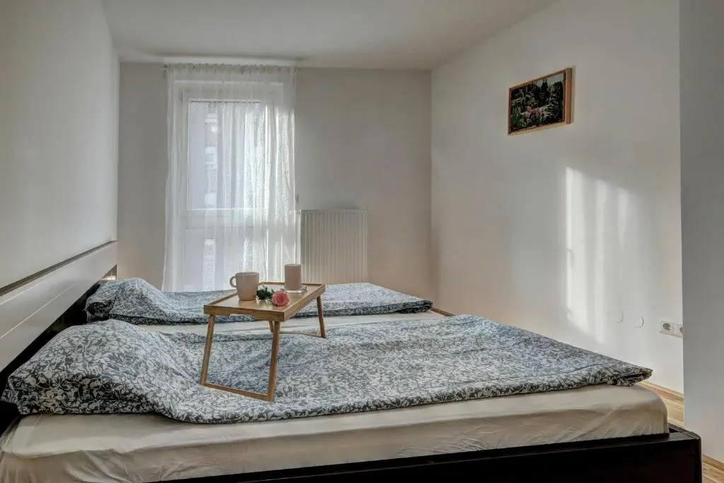 Carin Deluxe I