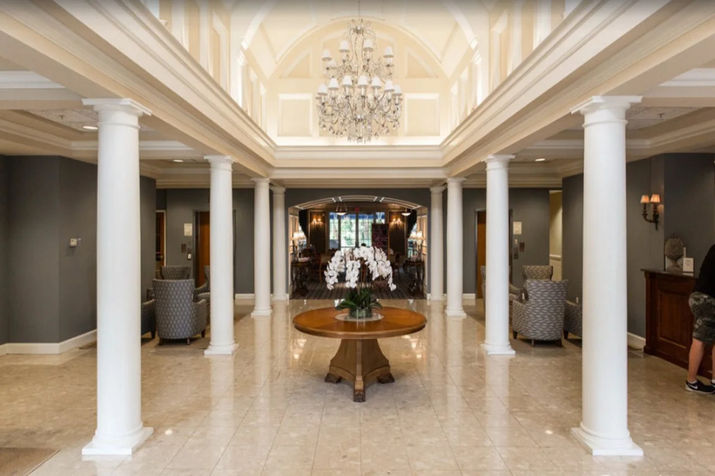 Trianon Bonita Bay Hotel