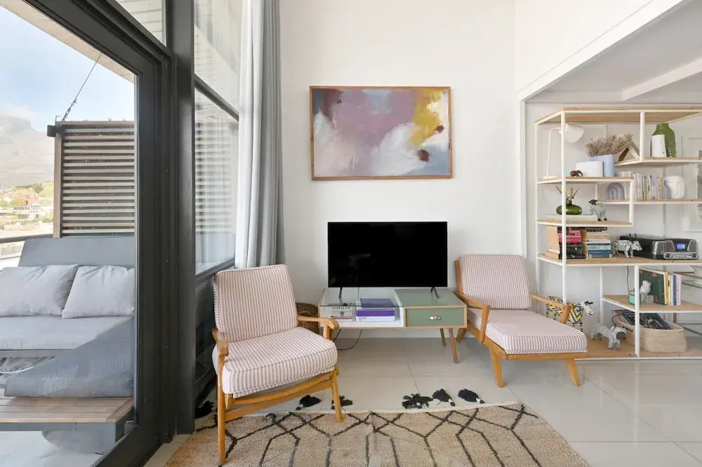 Two Bed Table Mountain Views Central