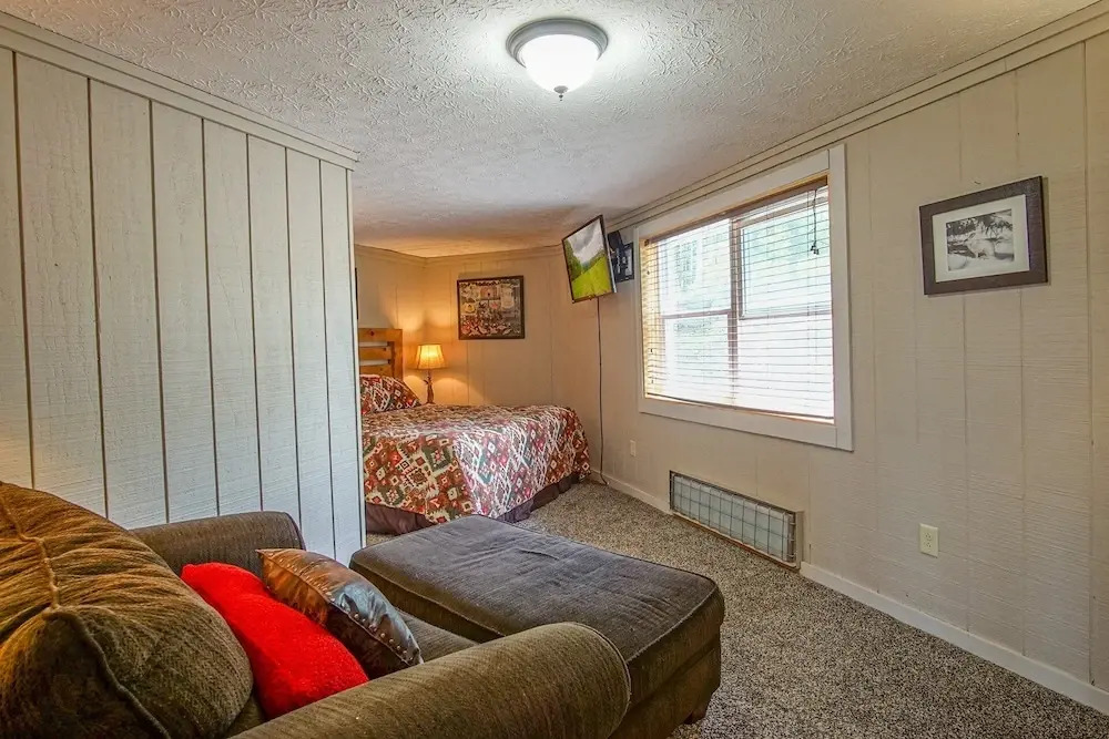 Fall Retreat Hutch 6 Slope Side 5BR