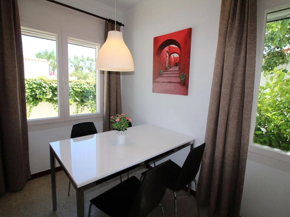 House With Outdoor Studio in Quiet Sector of Empuriabrava