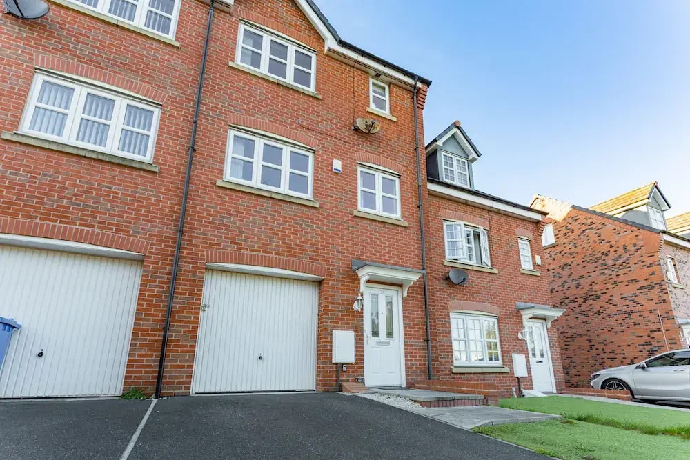 Liverpool Short Stay-Belmont Suite
