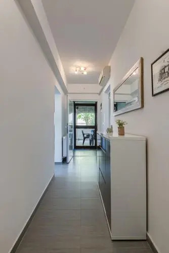 Esther Apartment