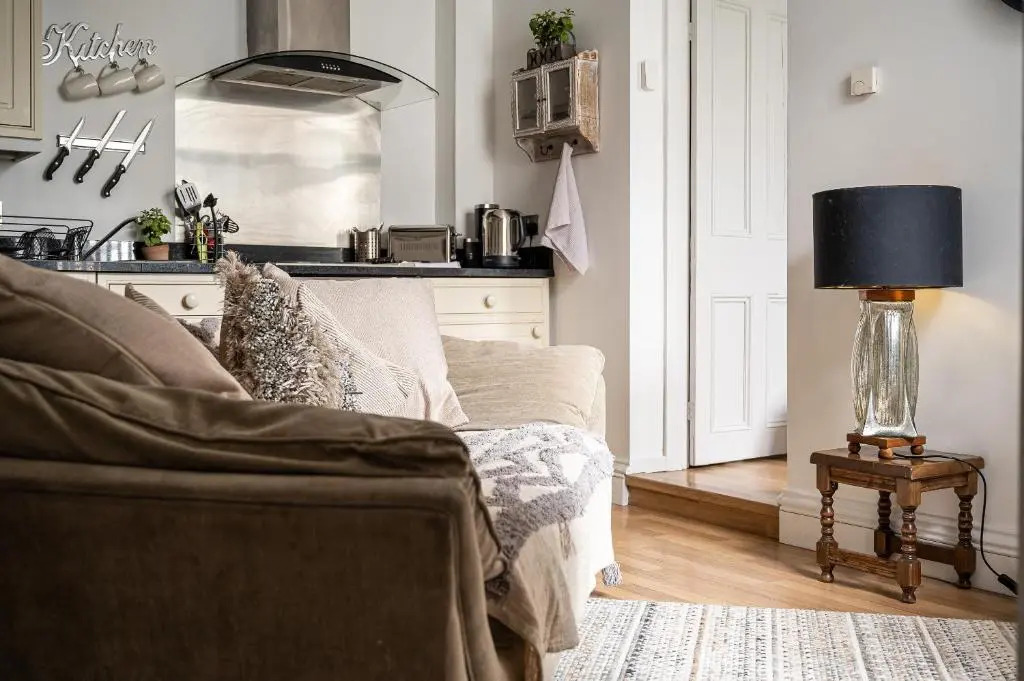 1 Bed Central Garden Apartment