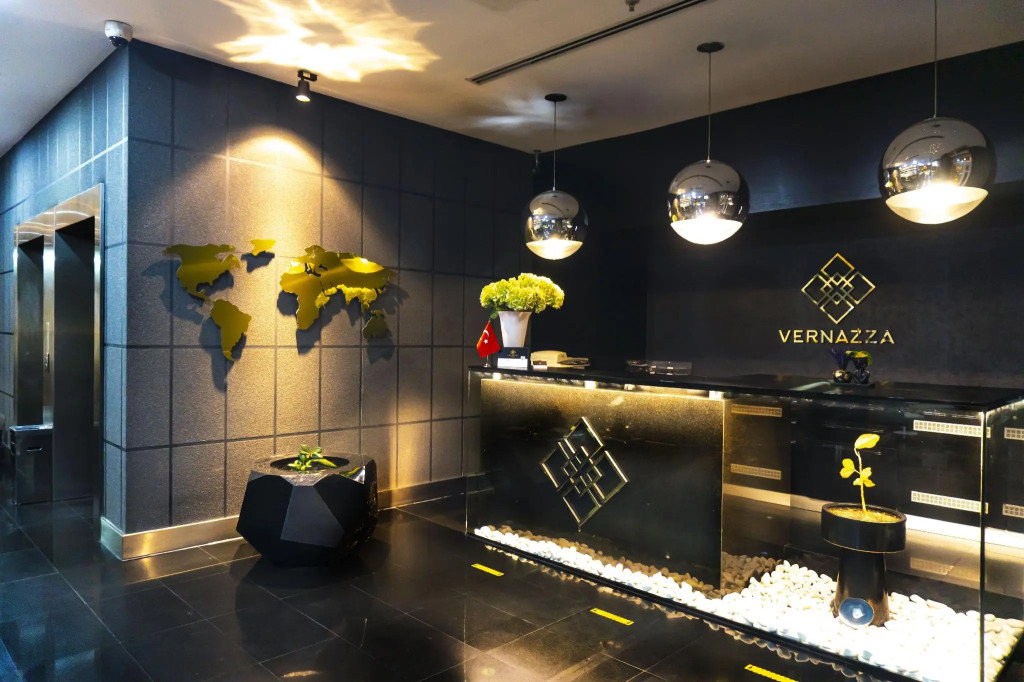 Vernazza Suites