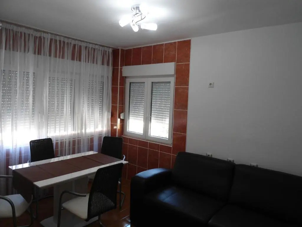 Lazar Apartments