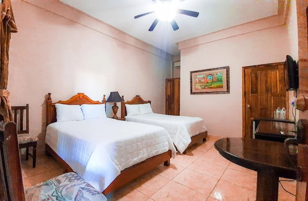 Hotel Versalles