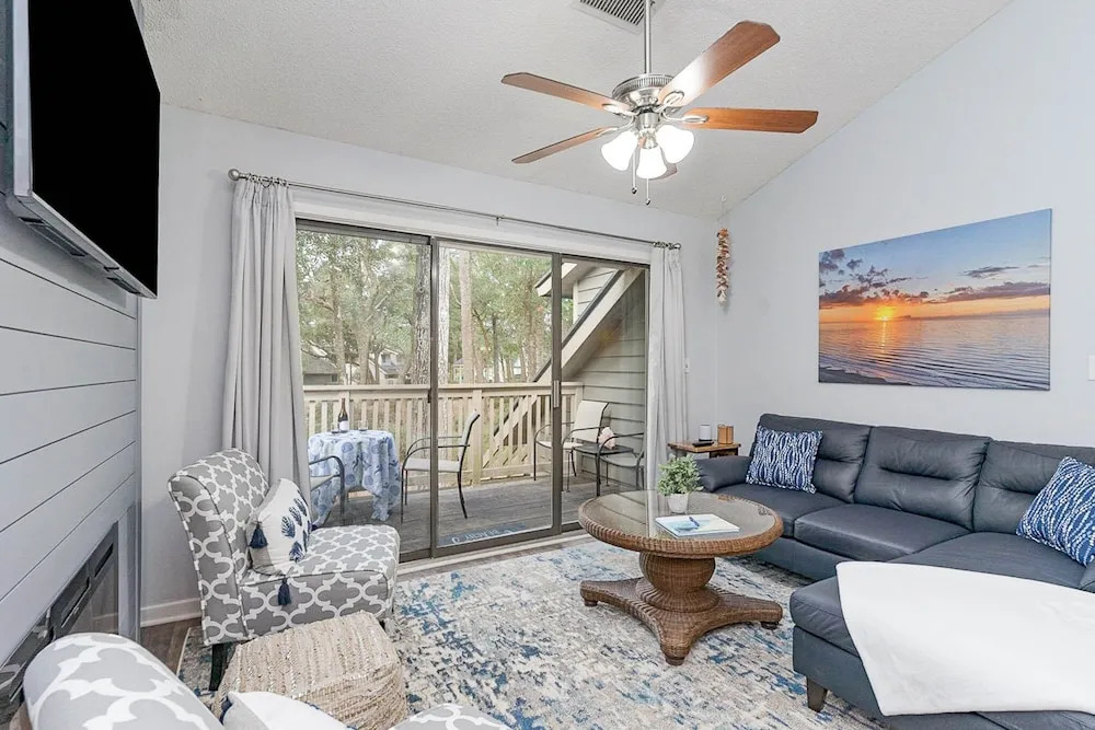 14d Richmond Park - Gorgeously Remodeled 3 Bed, 3 Bath Villa 3 Bedroom Villa