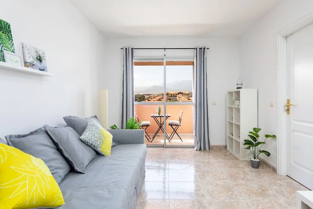 El Médano Yellow Sand Apartment, Downtown, Beach and Sun