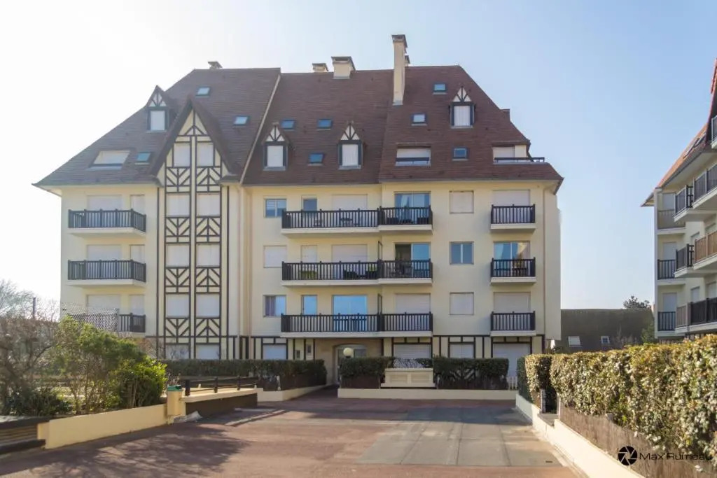 Studio moderne accès plage, piscine et tennis