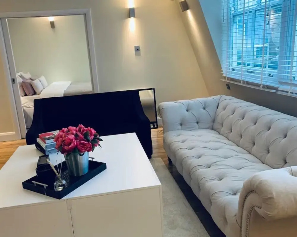 Captivating 3Bed Apartment in London