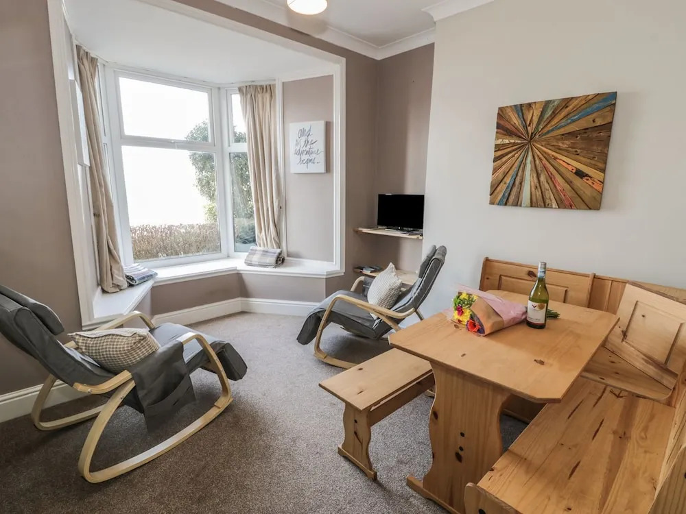 Seaview Apartment