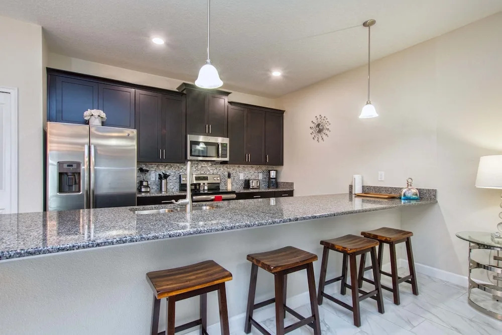 Storey Lake 4 Bedroom Townhome w Splashpool - 1625ST