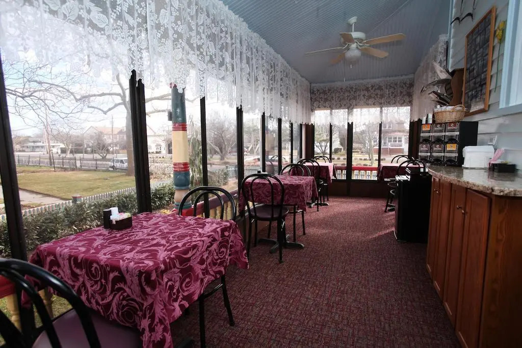 Albert Stevens Inn