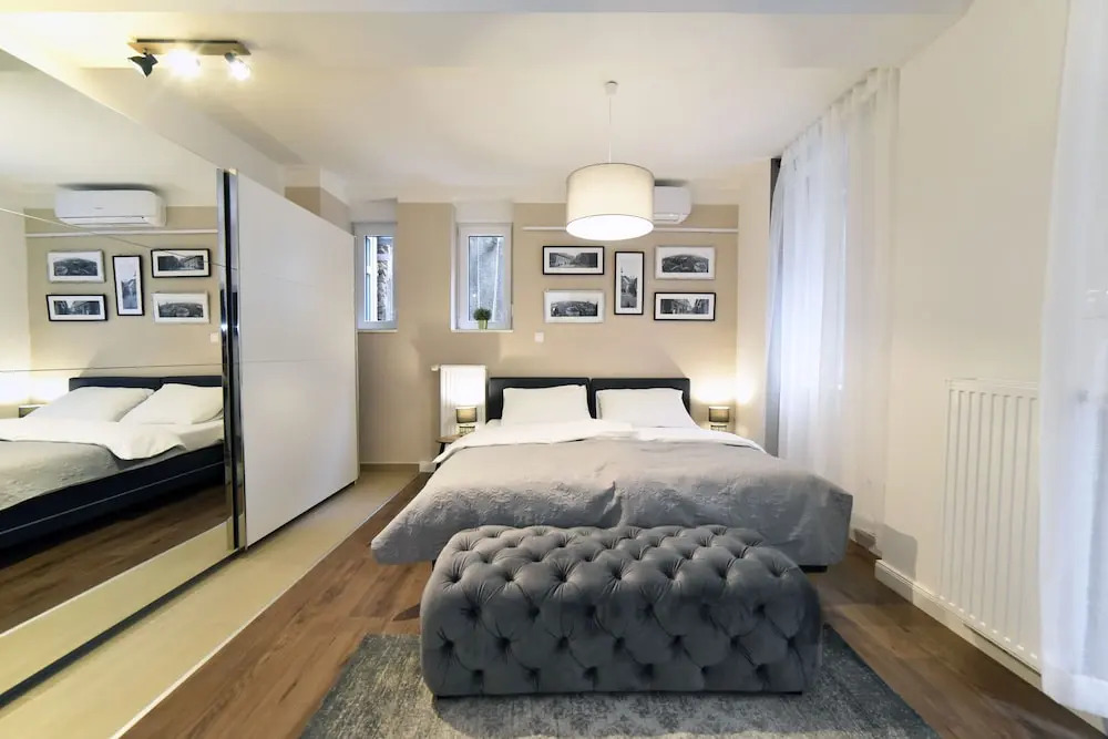 Premium Central Apartment & Room