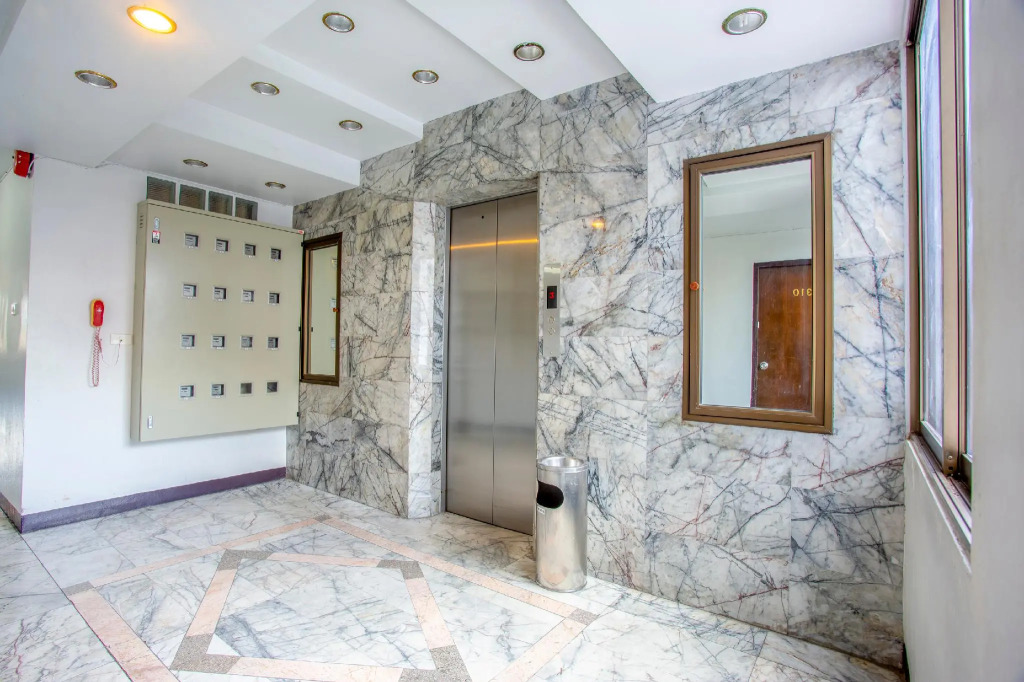 Super OYO 1096 Winner Inn Hotel
