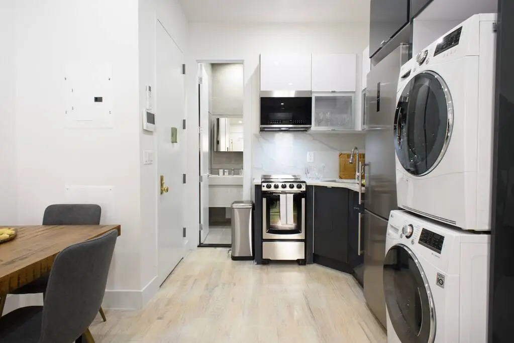 78-1a New Modern 1BR W D Walk to Central Park